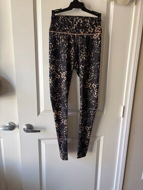 Black and Tan Municipal Leopard Print Leggings, new.